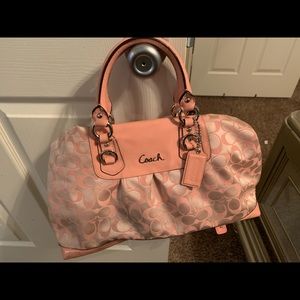 Pink coach purse !